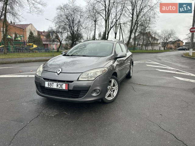Сірий Рено Меган, об'ємом двигуна 1.6 л та пробігом 176 тис. км за 6450 $, фото 1 на Automoto.ua