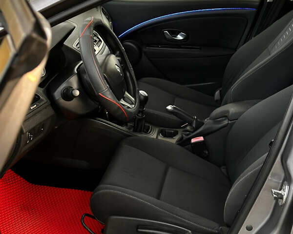 Рено Меган 2009 в Луцке на Automoto.ua Серый Рено Меган, объемом двигателя 1.5 л и пробегом 275 тыс. км за 5150 $, фото 23 на Automoto.ua