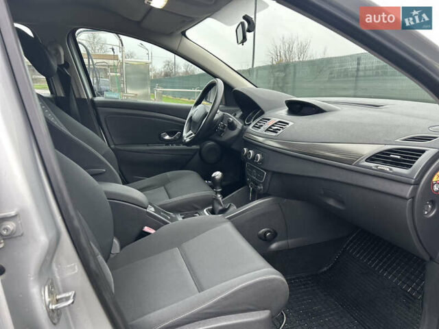 Сірий Рено Меган, об'ємом двигуна 1.6 л та пробігом 172 тис. км за 7450 $, фото 83 на Automoto.ua