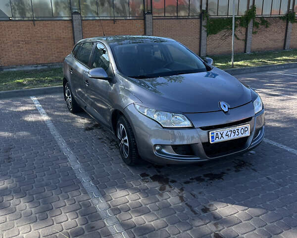Сірий Рено Меган, об'ємом двигуна 1.46 л та пробігом 270 тис. км за 6200 $, фото 10 на Automoto.ua