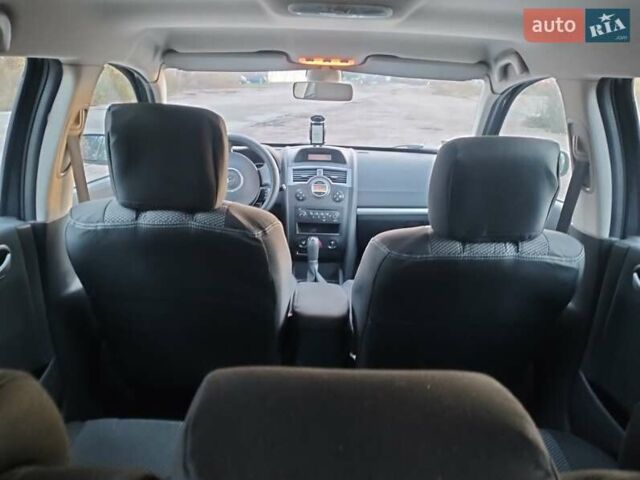 Серый Рено Меган, объемом двигателя 1.6 л и пробегом 183 тыс. км за 6200 $, фото 4 на Automoto.ua