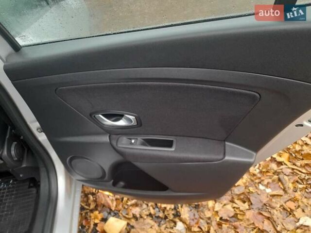 Серый Рено Меган, объемом двигателя 1.6 л и пробегом 270 тыс. км за 6600 $, фото 6 на Automoto.ua