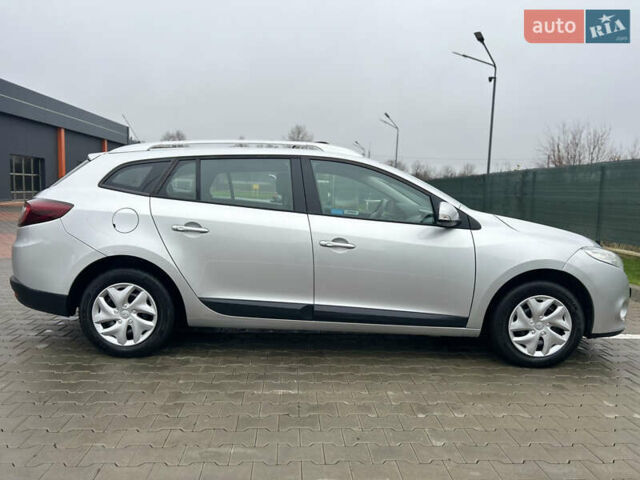 Сірий Рено Меган, об'ємом двигуна 1.6 л та пробігом 172 тис. км за 7450 $, фото 33 на Automoto.ua