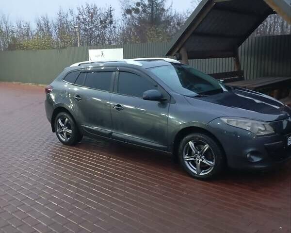 Серый Рено Меган, объемом двигателя 1.5 л и пробегом 300 тыс. км за 7000 $, фото 1 на Automoto.ua