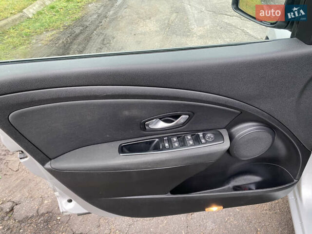 Серый Рено Меган, объемом двигателя 1.6 л и пробегом 206 тыс. км за 6850 $, фото 31 на Automoto.ua