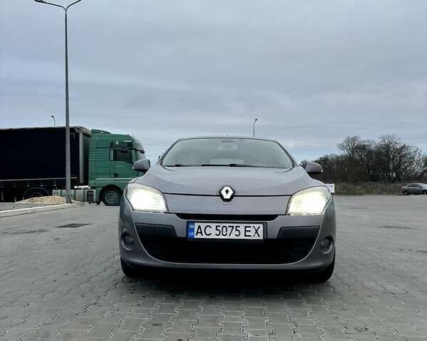 Сірий Рено Меган, об'ємом двигуна 1.46 л та пробігом 220 тис. км за 7190 $, фото 4 на Automoto.ua