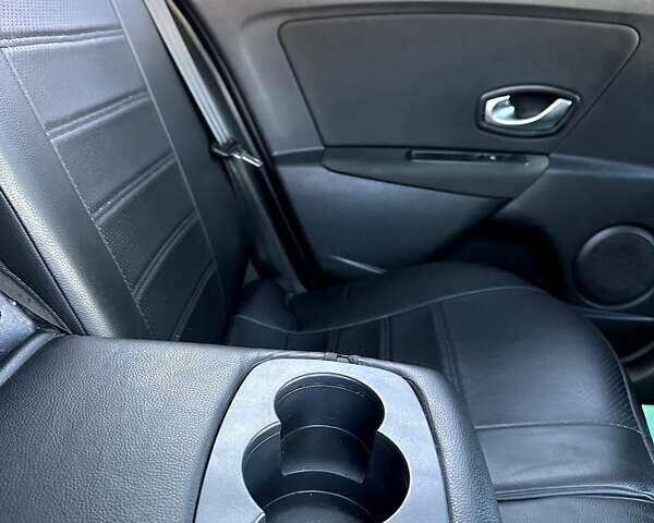 Сірий Рено Меган, об'ємом двигуна 1.46 л та пробігом 220 тис. км за 7190 $, фото 23 на Automoto.ua