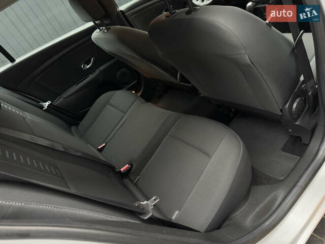 Сірий Рено Меган, об'ємом двигуна 1.6 л та пробігом 196 тис. км за 7850 $, фото 103 на Automoto.ua