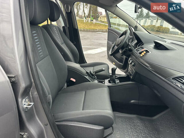 Серый Рено Меган, объемом двигателя 1.6 л и пробегом 176 тыс. км за 6500 $, фото 36 на Automoto.ua