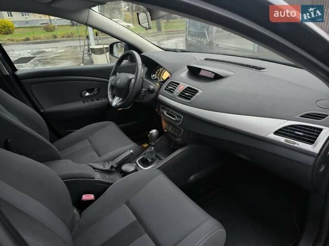 Серый Рено Меган, объемом двигателя 1.6 л и пробегом 215 тыс. км за 7100 $, фото 18 на Automoto.ua