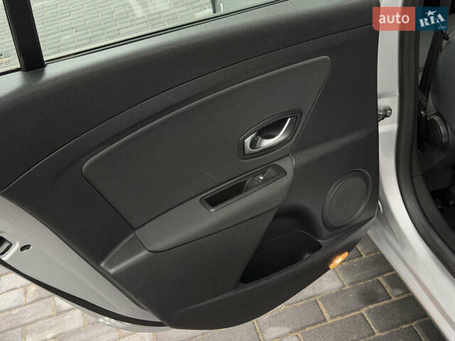 Сірий Рено Меган, об'ємом двигуна 1.6 л та пробігом 196 тис. км за 7850 $, фото 98 на Automoto.ua
