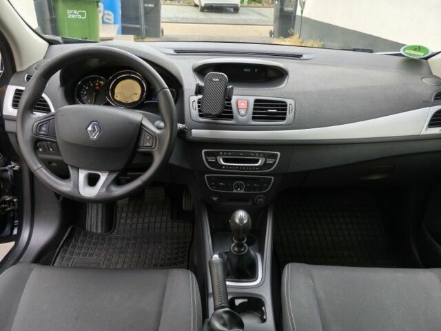 Серый Рено Меган, объемом двигателя 1.4 л и пробегом 215 тыс. км за 5900 $, фото 6 на Automoto.ua