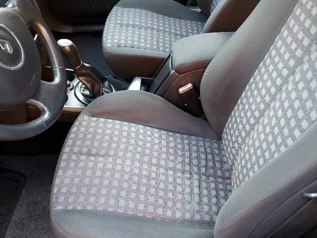 Серый Рено Меган, объемом двигателя 1.6 л и пробегом 226 тыс. км за 5900 $, фото 11 на Automoto.ua