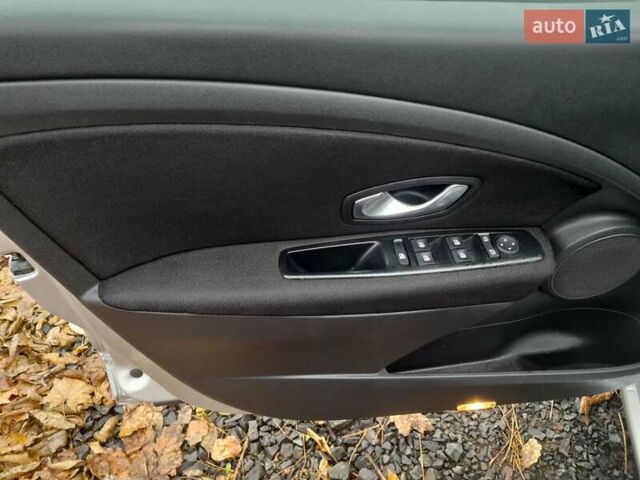 Серый Рено Меган, объемом двигателя 1.6 л и пробегом 270 тыс. км за 6600 $, фото 4 на Automoto.ua