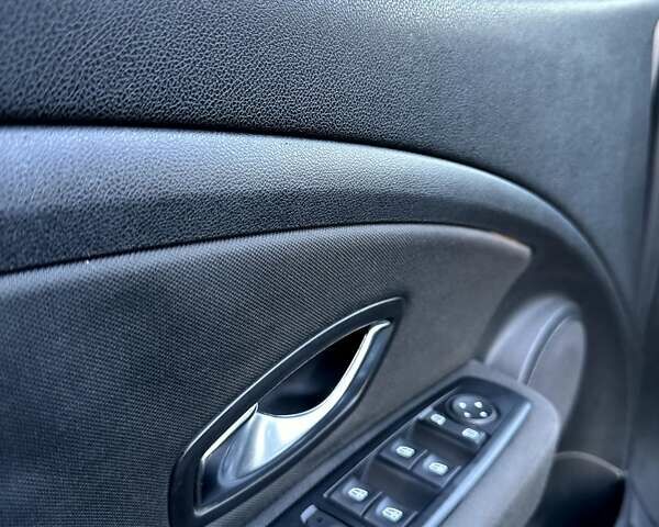 Сірий Рено Меган, об'ємом двигуна 1.46 л та пробігом 220 тис. км за 7190 $, фото 22 на Automoto.ua