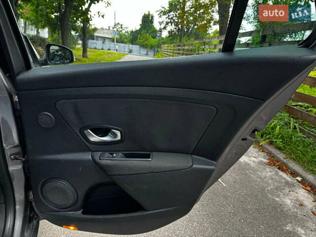 Рено Меган 2009 в Киеве на Automoto.ua Серый Рено Меган, объемом двигателя 1.4 л и пробегом 267 тыс. км за 5990 $, фото 27 на Automoto.ua