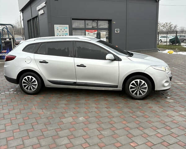 Сірий Рено Меган, об'ємом двигуна 1.6 л та пробігом 227 тис. км за 6200 $, фото 5 на Automoto.ua