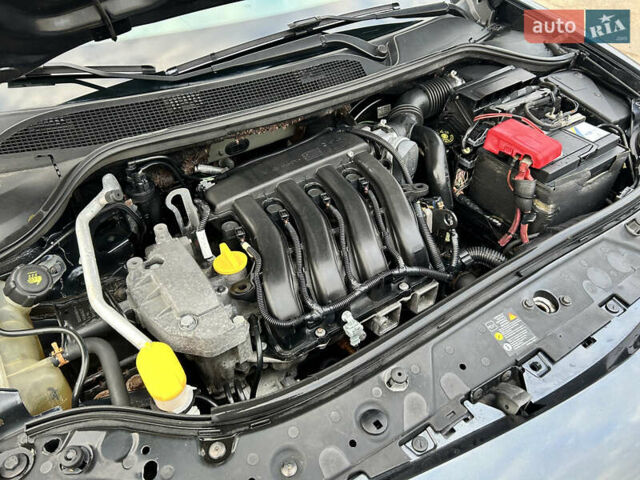 Серый Рено Меган, объемом двигателя 1.6 л и пробегом 247 тыс. км за 6200 $, фото 6 на Automoto.ua