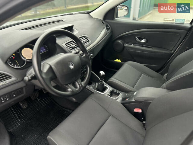 Сірий Рено Меган, об'ємом двигуна 1.6 л та пробігом 172 тис. км за 7450 $, фото 92 на Automoto.ua
