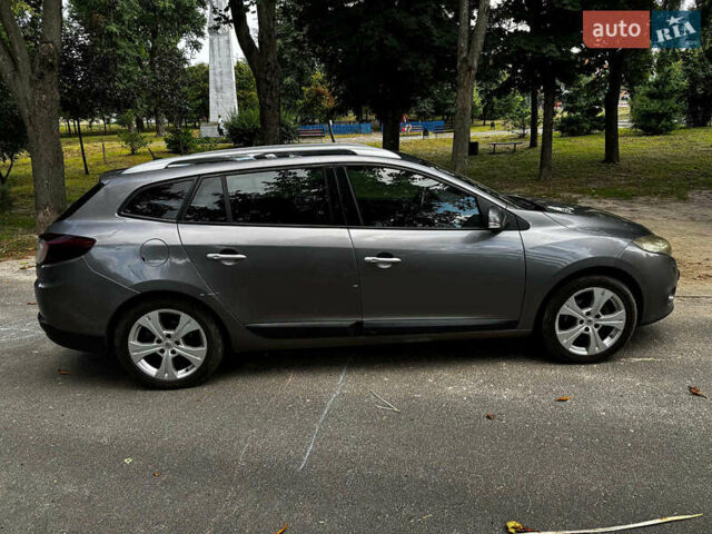 Рено Меган 2009 в Киеве на Automoto.ua Серый Рено Меган, объемом двигателя 1.4 л и пробегом 267 тыс. км за 5990 $, фото 3 на Automoto.ua
