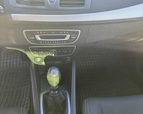 Серый Рено Меган, объемом двигателя 1.4 л и пробегом 215 тыс. км за 5700 $, фото 17 на Automoto.ua