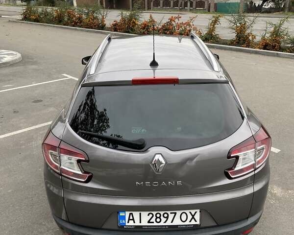 Рено Меган 2009 у Києві на Automoto.ua Сірий Рено Меган, об'ємом двигуна 1.87 л та пробігом 280 тис. км за 6499 $, фото 5 на Automoto.ua