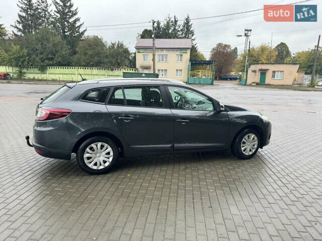 Рено Меган 2009 в Белой Церкве на Automoto.ua Серый Рено Меган, объемом двигателя 1.6 л и пробегом 231 тыс. км за 7900 $, фото 16 на Automoto.ua