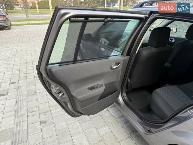 Серый Рено Меган, объемом двигателя 1.6 л и пробегом 195 тыс. км за 5850 $, фото 29 на Automoto.ua