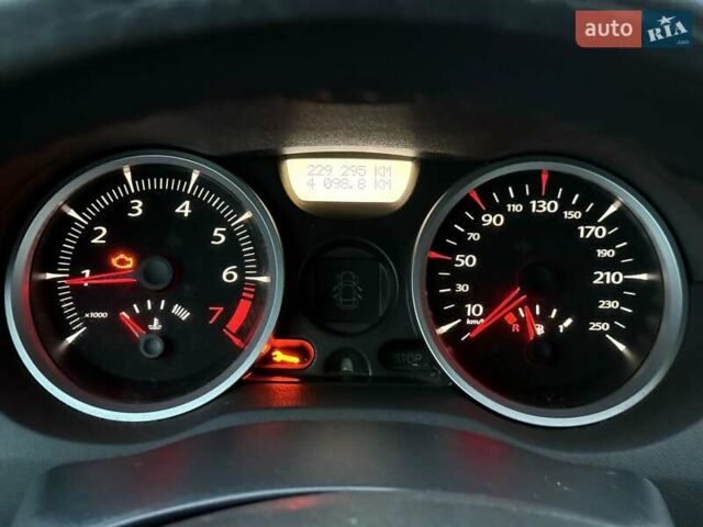 Сірий Рено Меган, об'ємом двигуна 1.6 л та пробігом 229 тис. км за 5100 $, фото 1 на Automoto.ua