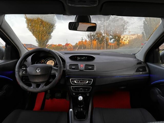 Серый Рено Меган, объемом двигателя 1.5 л и пробегом 275 тыс. км за 5350 $, фото 17 на Automoto.ua