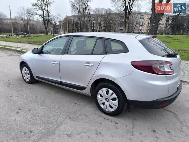 Сірий Рено Меган, об'ємом двигуна 1.46 л та пробігом 325 тис. км за 6700 $, фото 21 на Automoto.ua