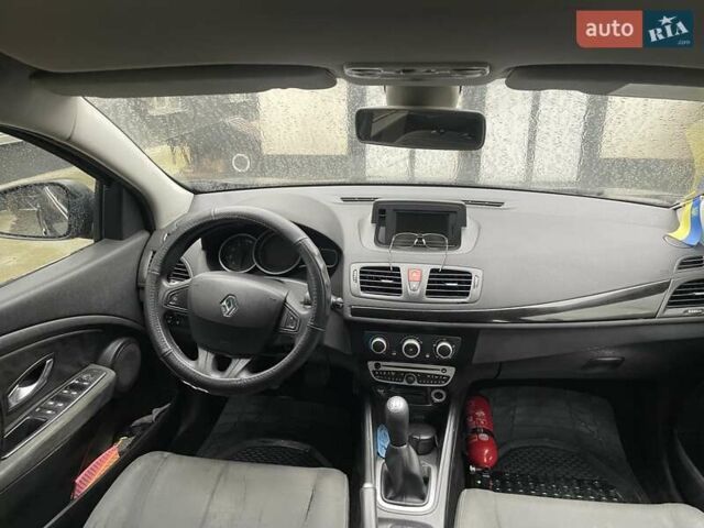 Сірий Рено Меган, об'ємом двигуна 1.46 л та пробігом 230 тис. км за 6700 $, фото 8 на Automoto.ua