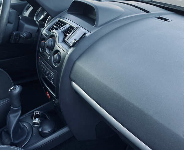 Серый Рено Меган, объемом двигателя 1.46 л и пробегом 213 тыс. км за 5699 $, фото 24 на Automoto.ua