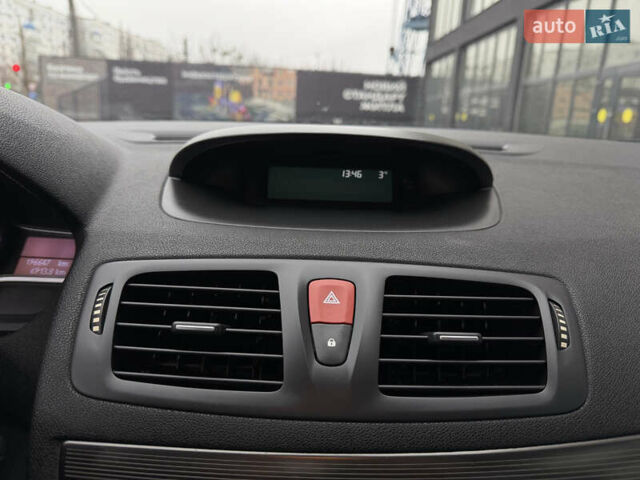 Сірий Рено Меган, об'ємом двигуна 1.6 л та пробігом 196 тис. км за 7850 $, фото 93 на Automoto.ua