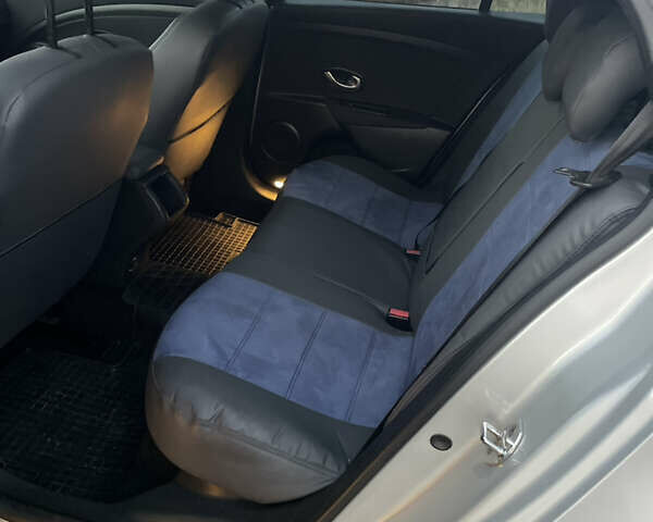 Сірий Рено Меган, об'ємом двигуна 1.6 л та пробігом 219 тис. км за 7500 $, фото 3 на Automoto.ua