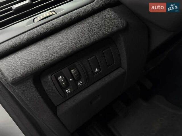 Сірий Рено Меган, об'ємом двигуна 1.6 л та пробігом 196 тис. км за 7850 $, фото 84 на Automoto.ua