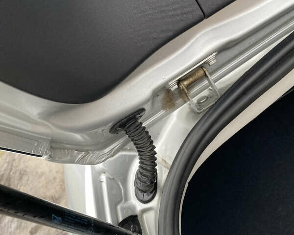 Серый Рено Меган, объемом двигателя 1.6 л и пробегом 206 тыс. км за 6850 $, фото 12 на Automoto.ua