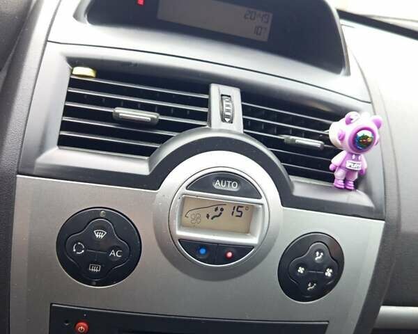 Серый Рено Меган, объемом двигателя 1.6 л и пробегом 198 тыс. км за 5800 $, фото 2 на Automoto.ua