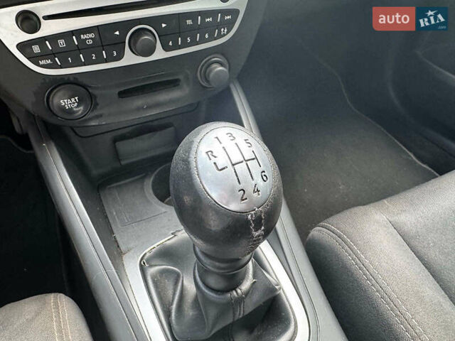 Рено Меган 2009 в Киеве на Automoto.ua Серый Рено Меган, объемом двигателя 1.4 л и пробегом 267 тыс. км за 5990 $, фото 21 на Automoto.ua