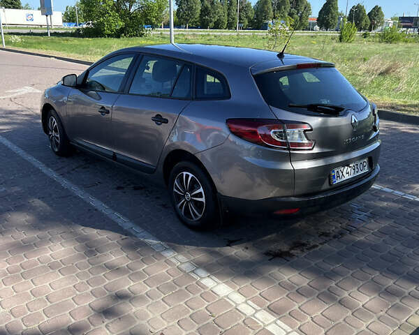 Сірий Рено Меган, об'ємом двигуна 1.46 л та пробігом 270 тис. км за 6200 $, фото 4 на Automoto.ua
