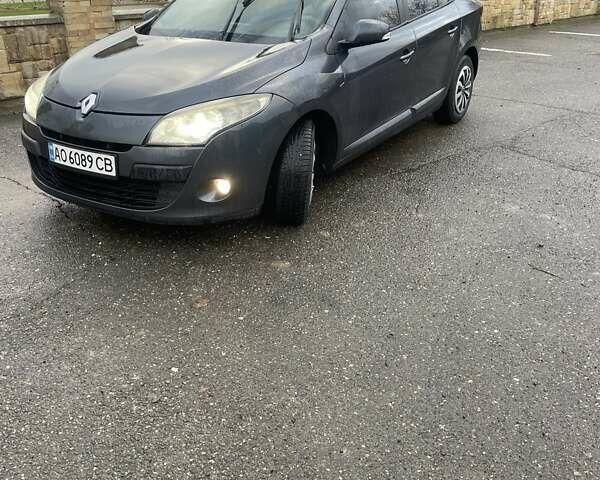 Сірий Рено Меган, об'ємом двигуна 1.46 л та пробігом 230 тис. км за 6700 $, фото 1 на Automoto.ua