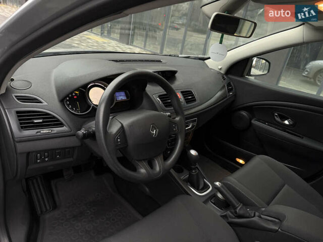 Сірий Рено Меган, об'ємом двигуна 1.6 л та пробігом 196 тис. км за 7850 $, фото 83 на Automoto.ua