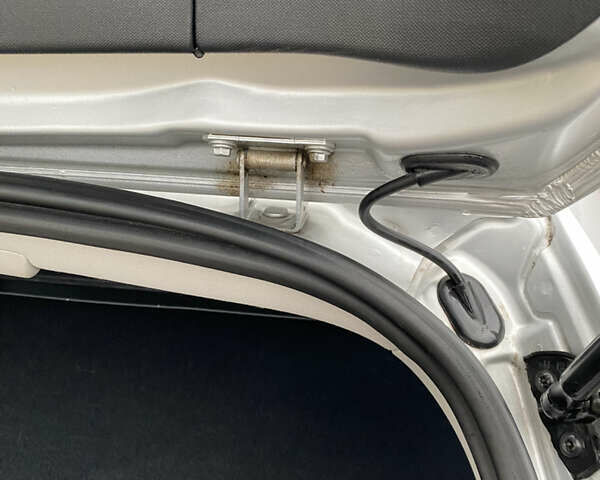 Серый Рено Меган, объемом двигателя 1.6 л и пробегом 206 тыс. км за 6850 $, фото 13 на Automoto.ua