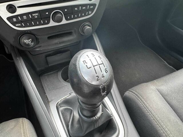 Рено Меган 2009 у Києві на Automoto.ua Сірий Рено Меган, об'ємом двигуна 1.4 л та пробігом 267 тис. км за 5390 $, фото 21 на Automoto.ua