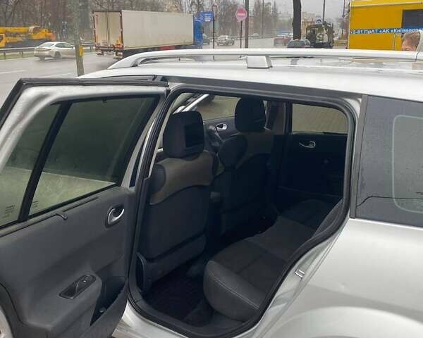 Сірий Рено Меган, об'ємом двигуна 1.6 л та пробігом 263 тис. км за 5300 $, фото 9 на Automoto.ua