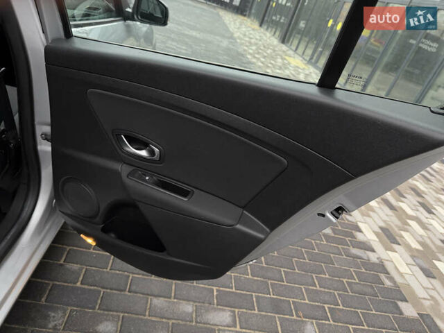 Сірий Рено Меган, об'ємом двигуна 1.6 л та пробігом 196 тис. км за 7850 $, фото 102 на Automoto.ua