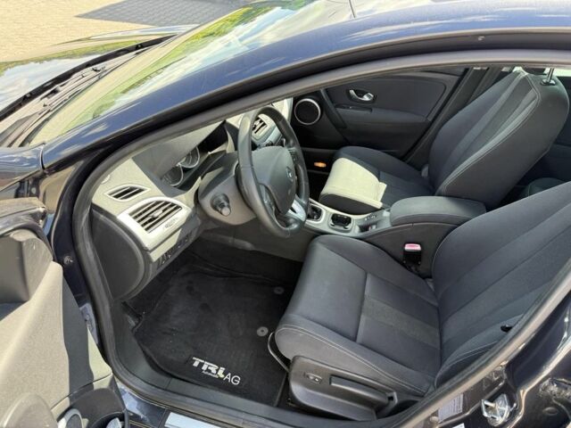 Серый Рено Меган, объемом двигателя 0 л и пробегом 143 тыс. км за 3999 $, фото 15 на Automoto.ua