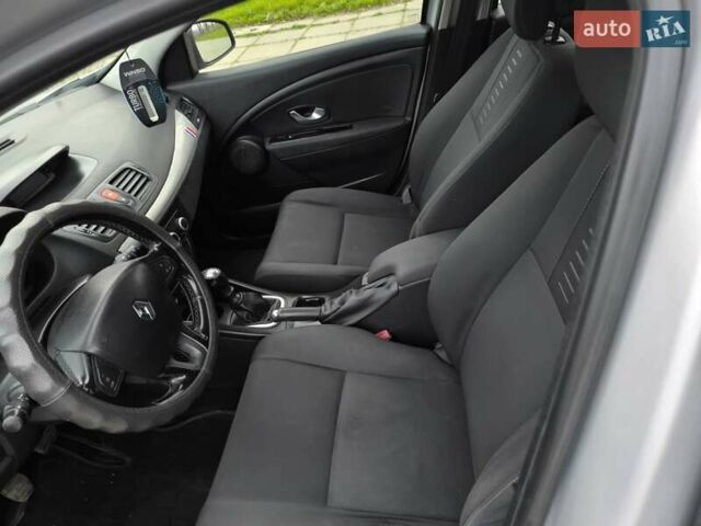 Сірий Рено Меган, об'ємом двигуна 1.46 л та пробігом 325 тис. км за 6700 $, фото 18 на Automoto.ua