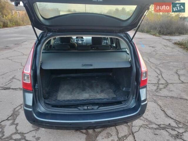 Серый Рено Меган, объемом двигателя 1.6 л и пробегом 183 тыс. км за 6200 $, фото 5 на Automoto.ua