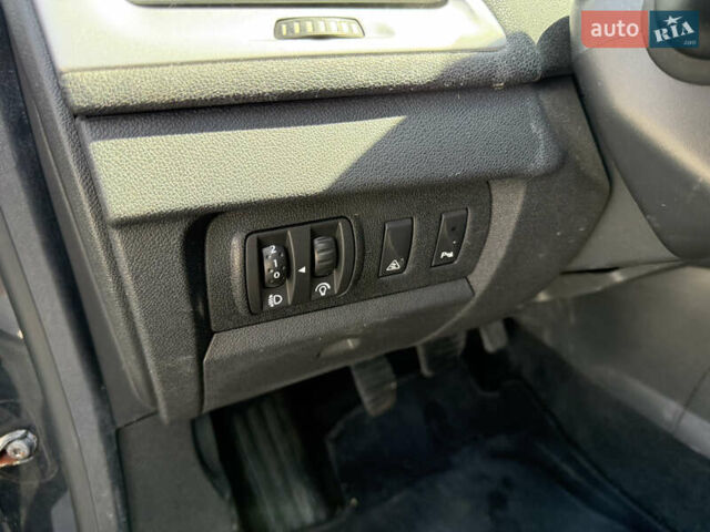 Серый Рено Меган, объемом двигателя 1.4 л и пробегом 143 тыс. км за 4999 $, фото 7 на Automoto.ua